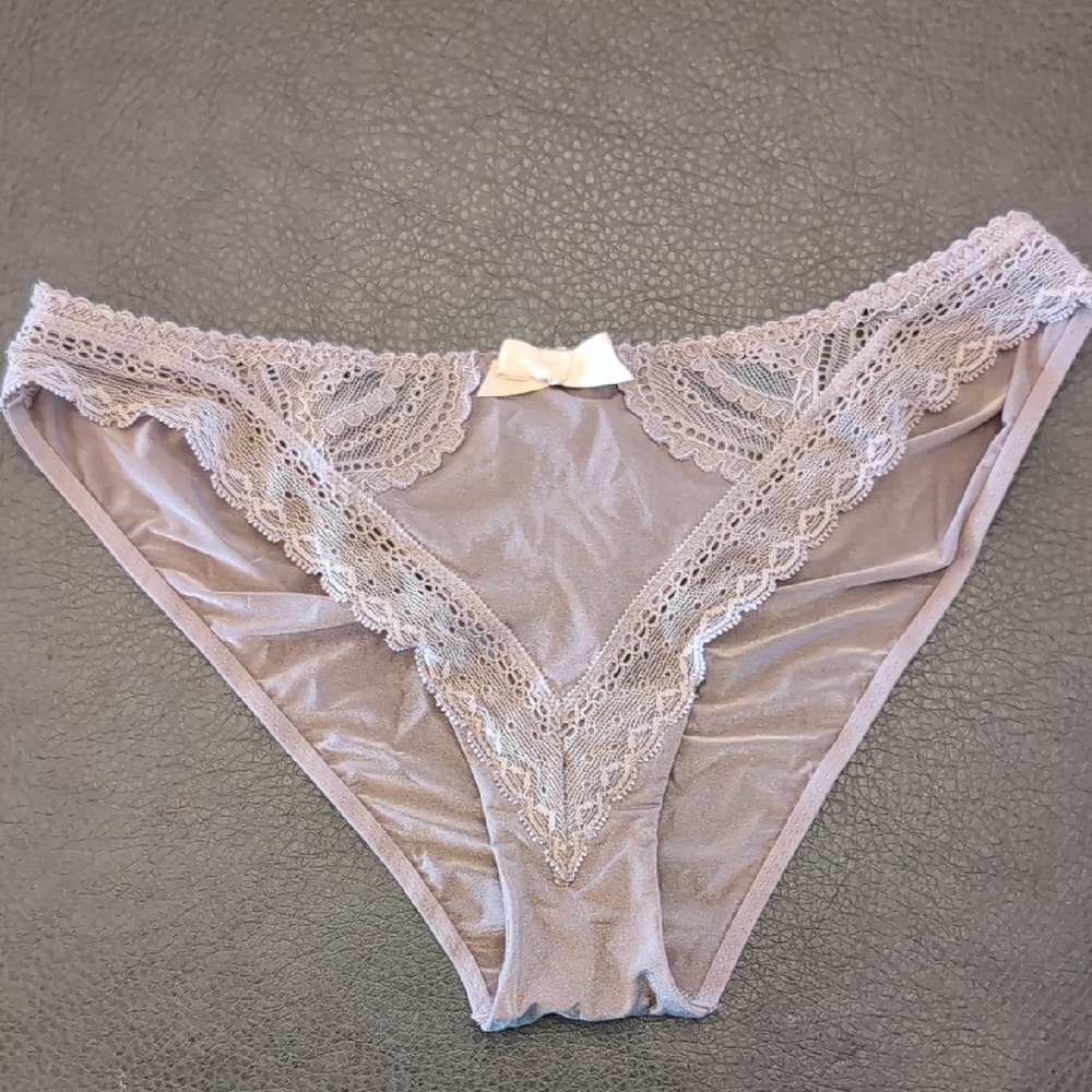 VICTORIA'S SECRET S NUDE SATIN SMOOTH LACE RUCH VINTAGE RARE HIPKINI PANTIES